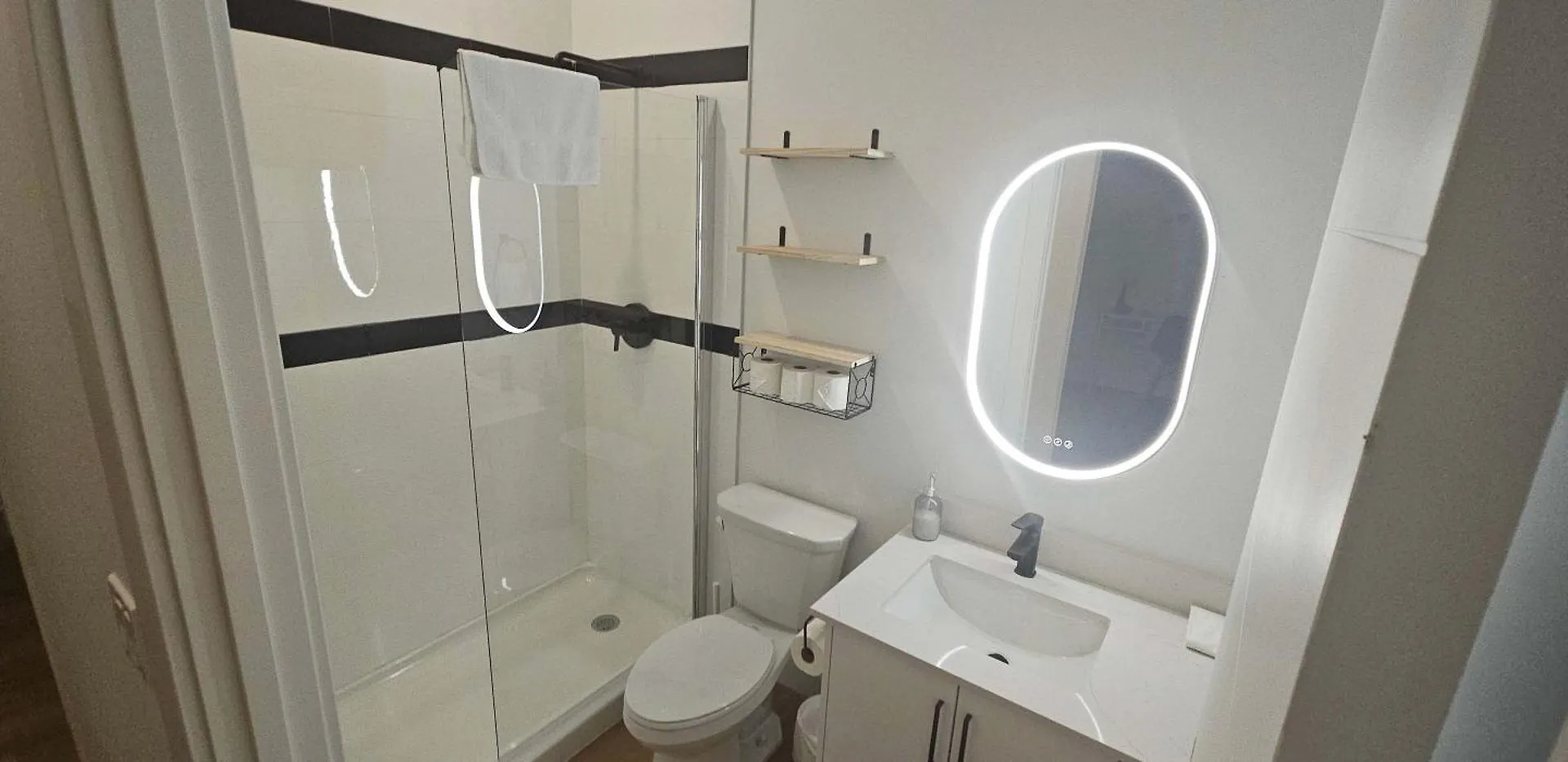 Downtown Gem, Perfect For Families & Groups, Ac, Unit 401 0*, Halifax